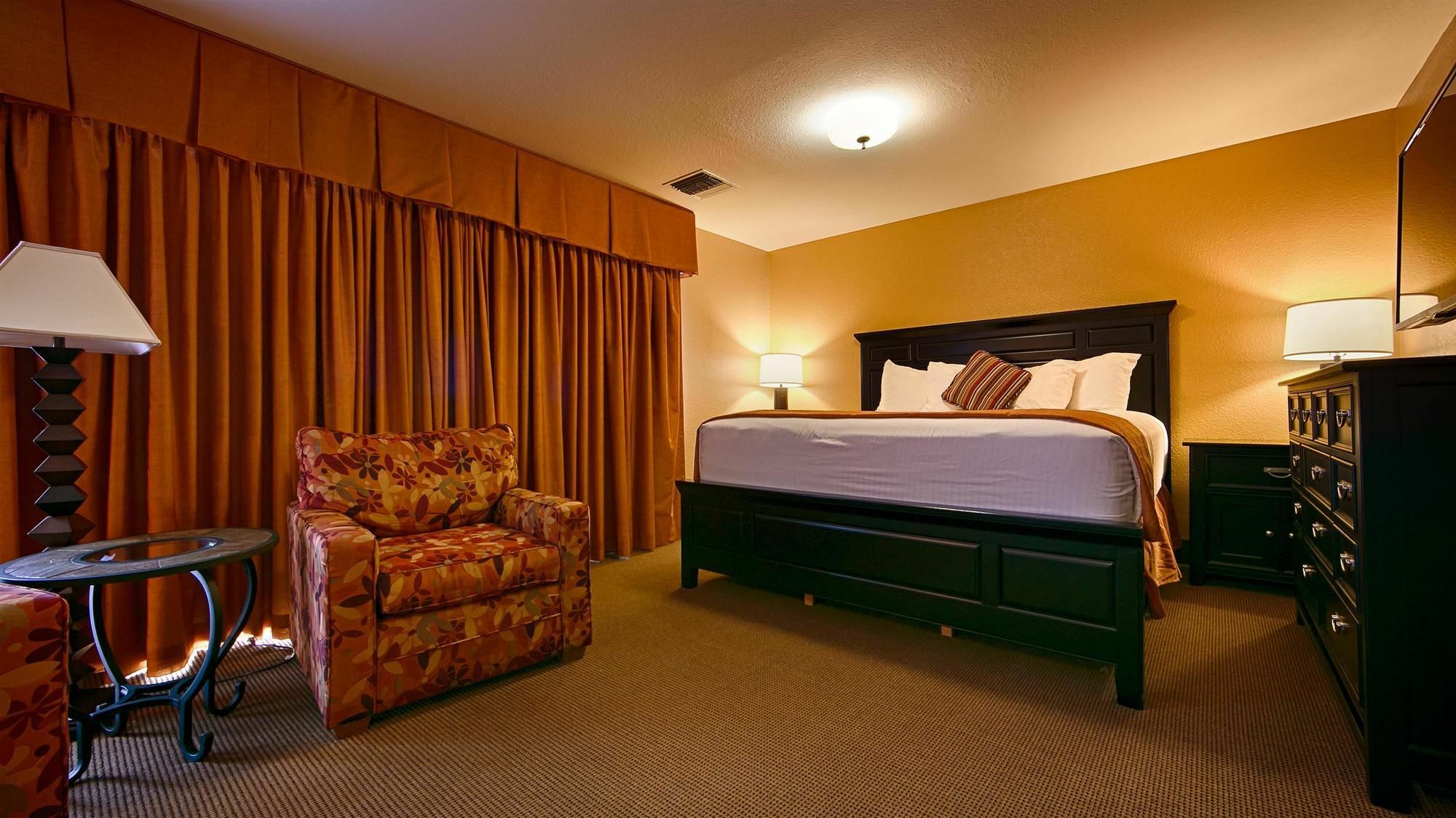 Best Western Sunridge Inn & Conference Center Baker City Exterior photo